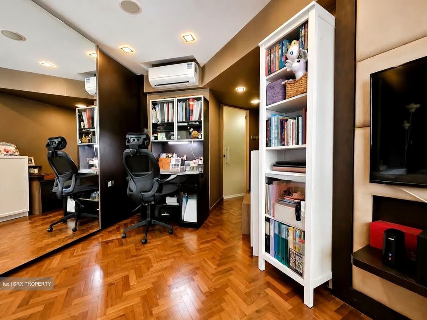 Melville Park (D18), Condominium #606321441